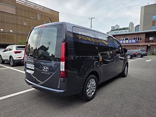 HYUNDAI STARIA 2023