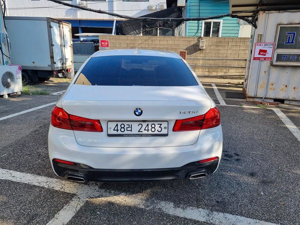 BMW 5-SERIES G30 2017