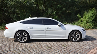 AUDI A7 4K 2020