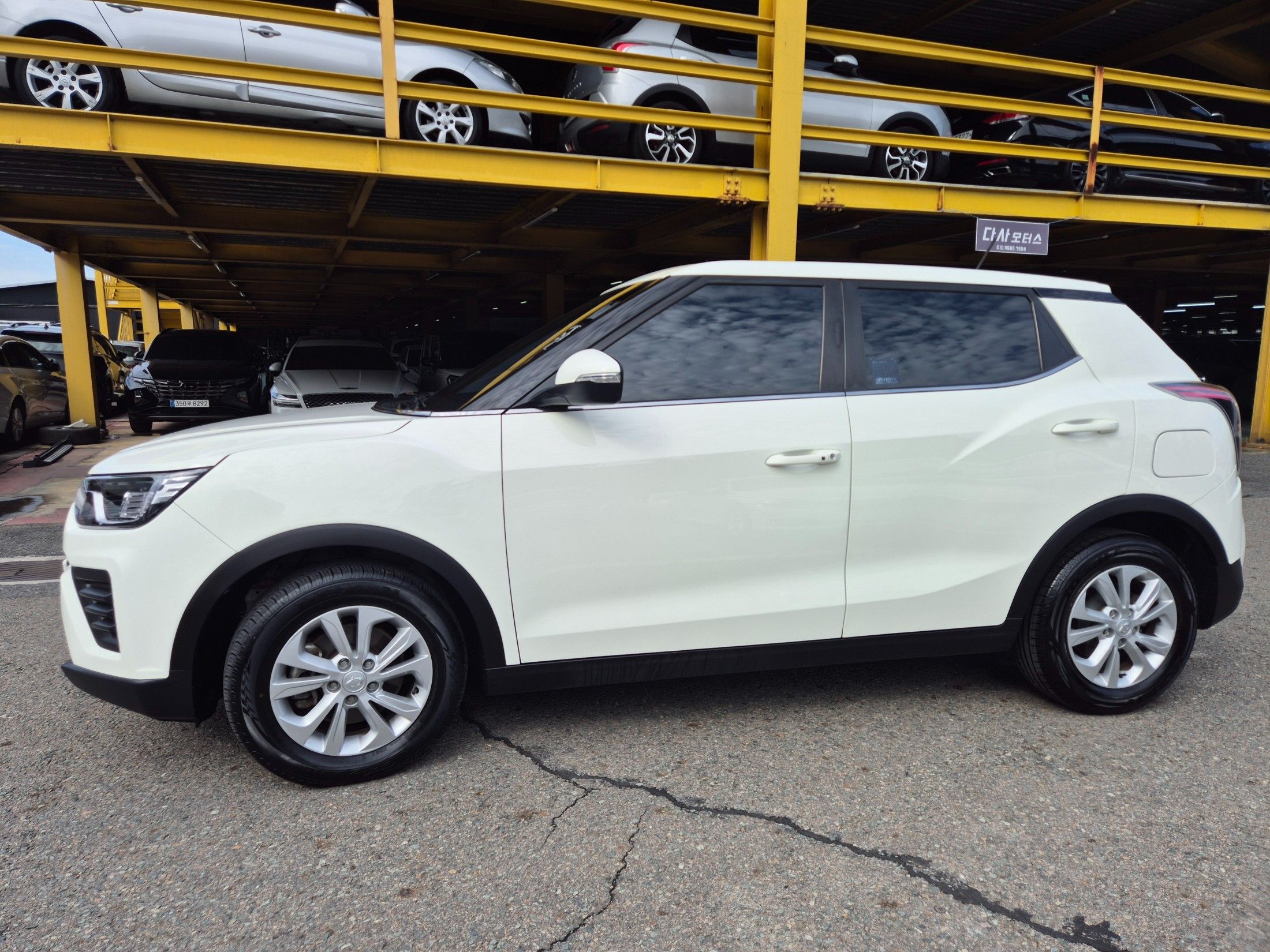 SSANGYONG TIVOLI VERY NEW 2020