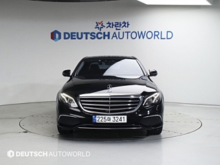 MERCEDES BENZ E-CLASS W213 2019