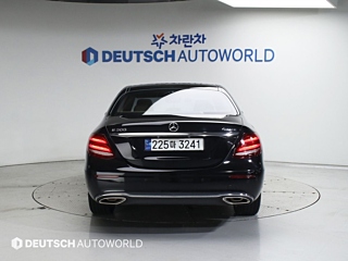 MERCEDES BENZ E-CLASS W213 2019