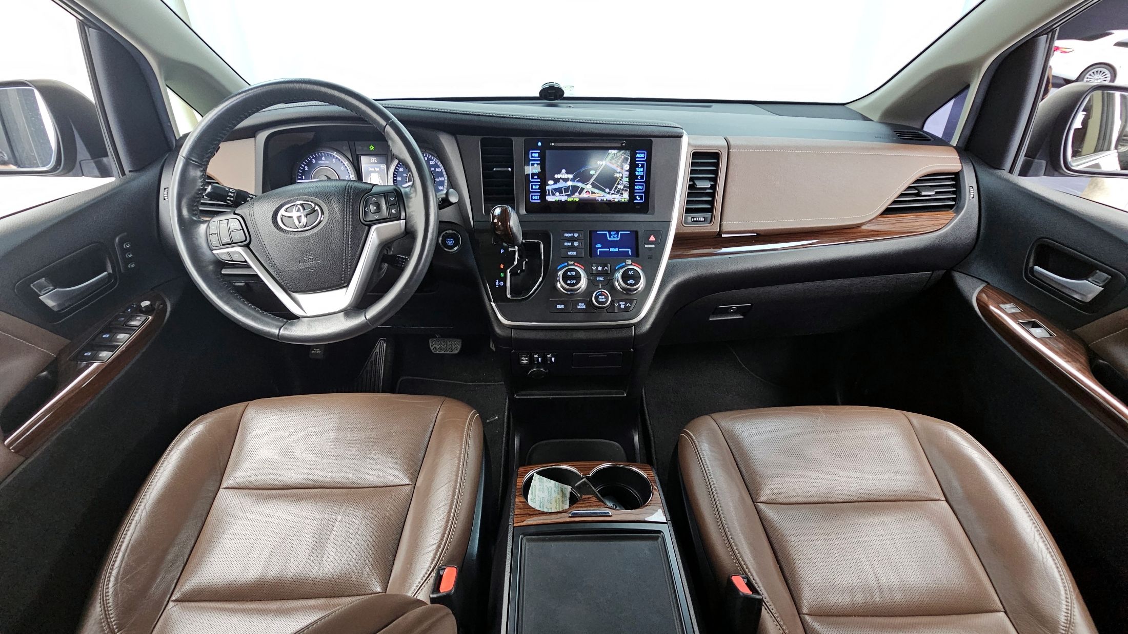 TOYOTA SIENNA 2016