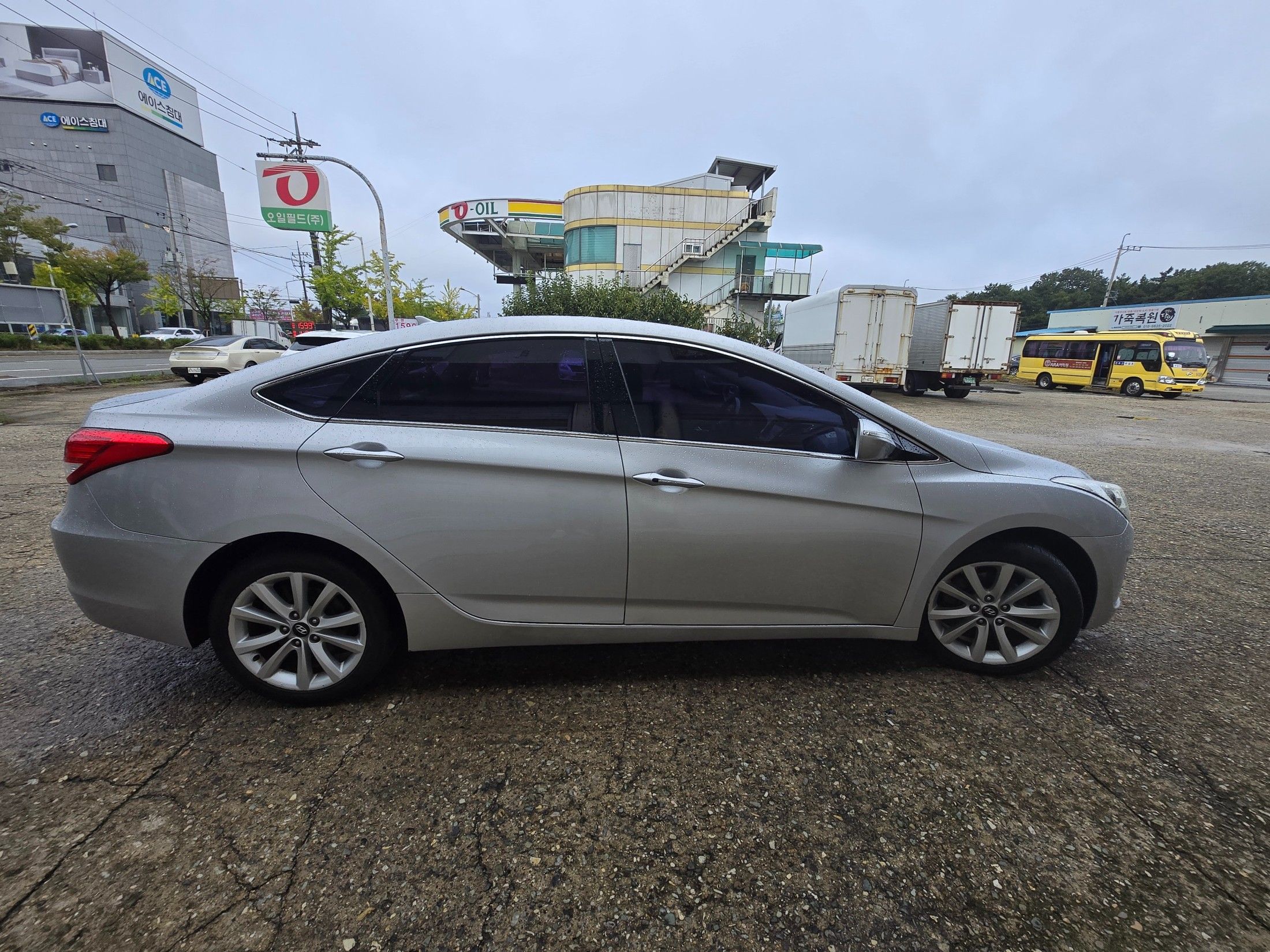 HYUNDAI I40 SALOON 2012