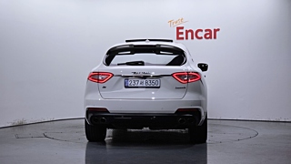 MASERATI LEVANTE 2019