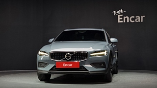 VOLVO V60 CROSS COUNTRY 2023