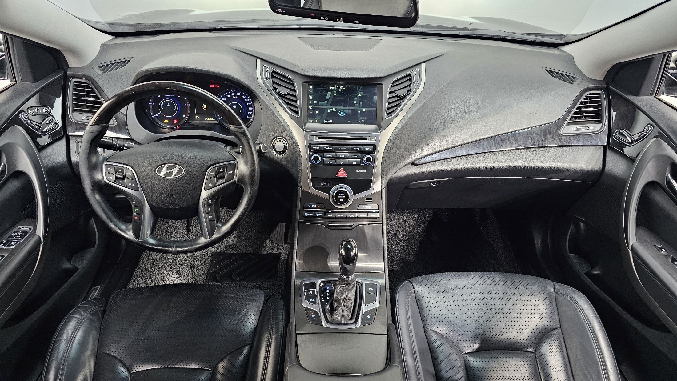 HYUNDAI GRANDEUR HG 2014