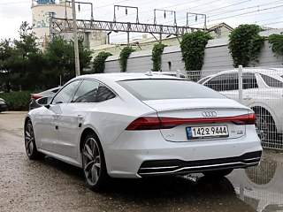 AUDI A7 4K 2020