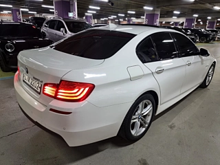 BMW 5-SERIES F10 2016