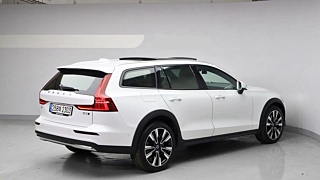 VOLVO V60 CROSS COUNTRY 2023