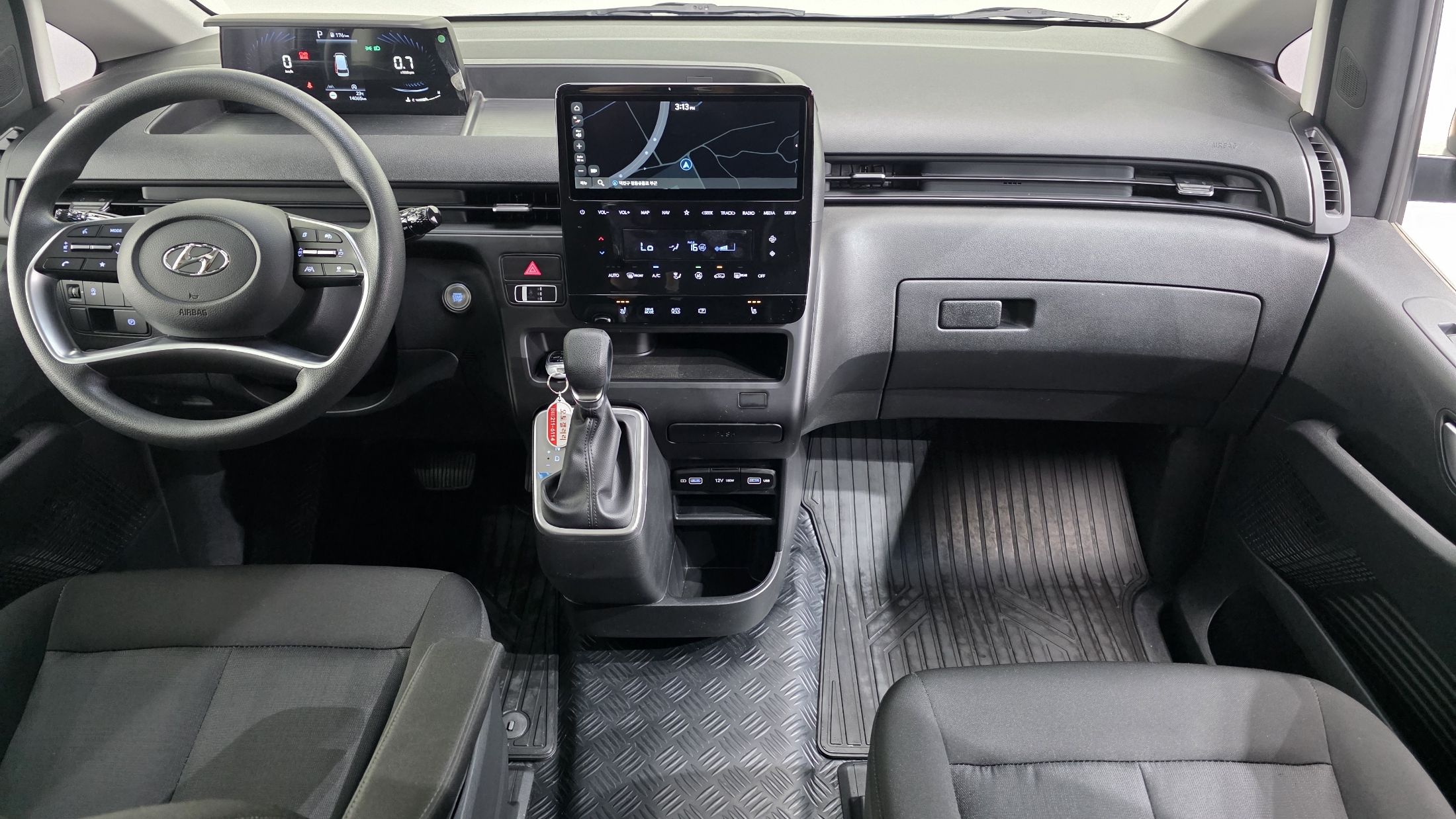 HYUNDAI STARIA 2022