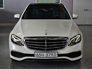 MERCEDES BENZ E-CLASS W213 2019