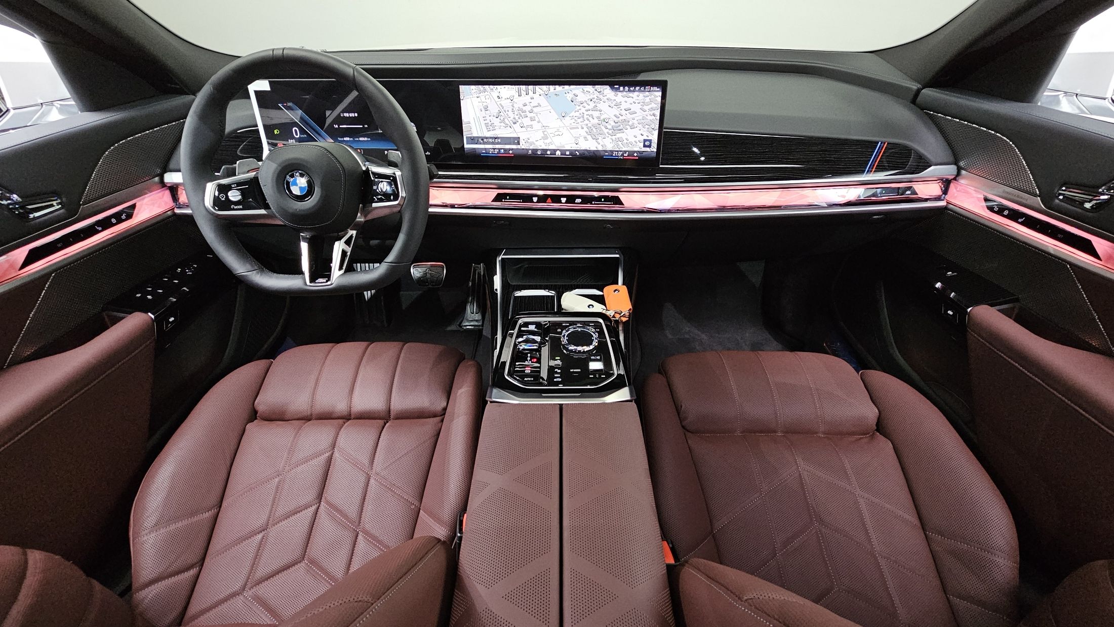BMW 7-SERIES G70 2025