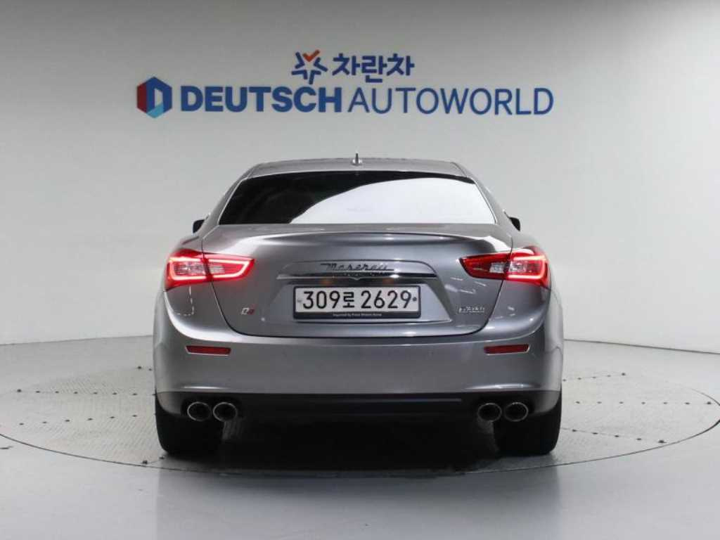 MASERATI GHIBLI 2015