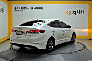 HYUNDAI AVANTE AD 2016
