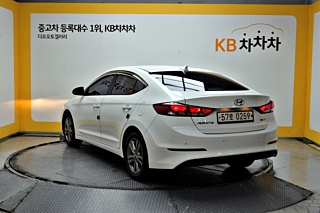 HYUNDAI AVANTE AD 2016