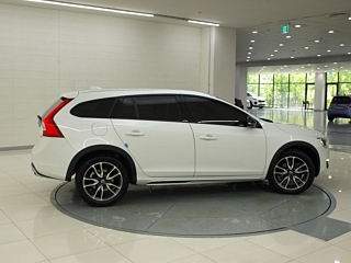 VOLVO V60 CROSS COUNTRY 2018