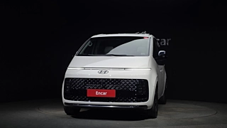 HYUNDAI STARIA 2024