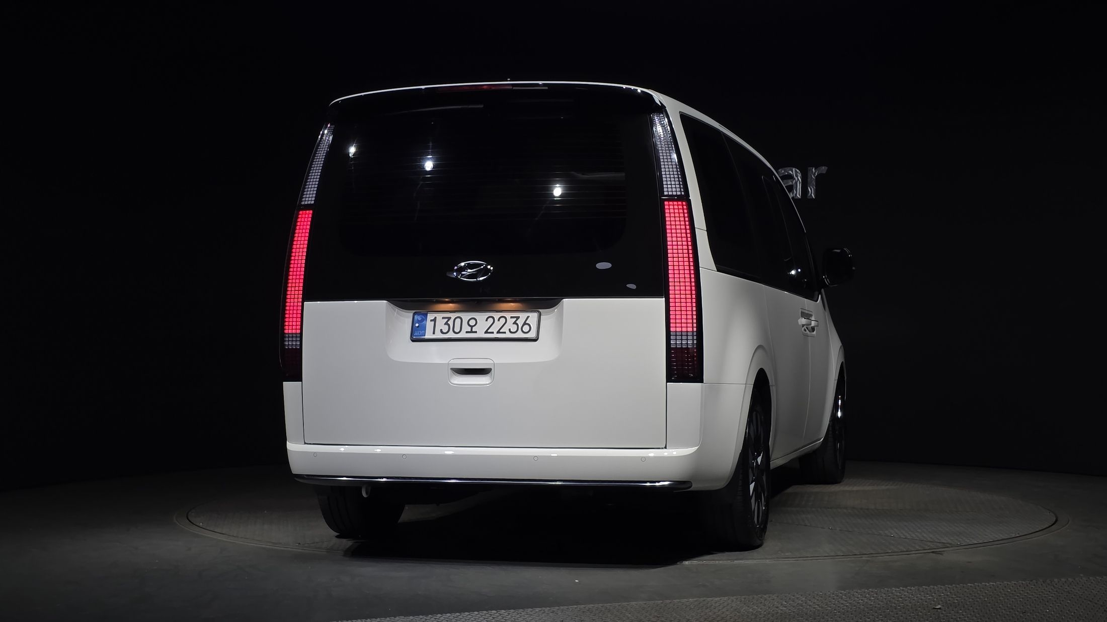 HYUNDAI STARIA 2024