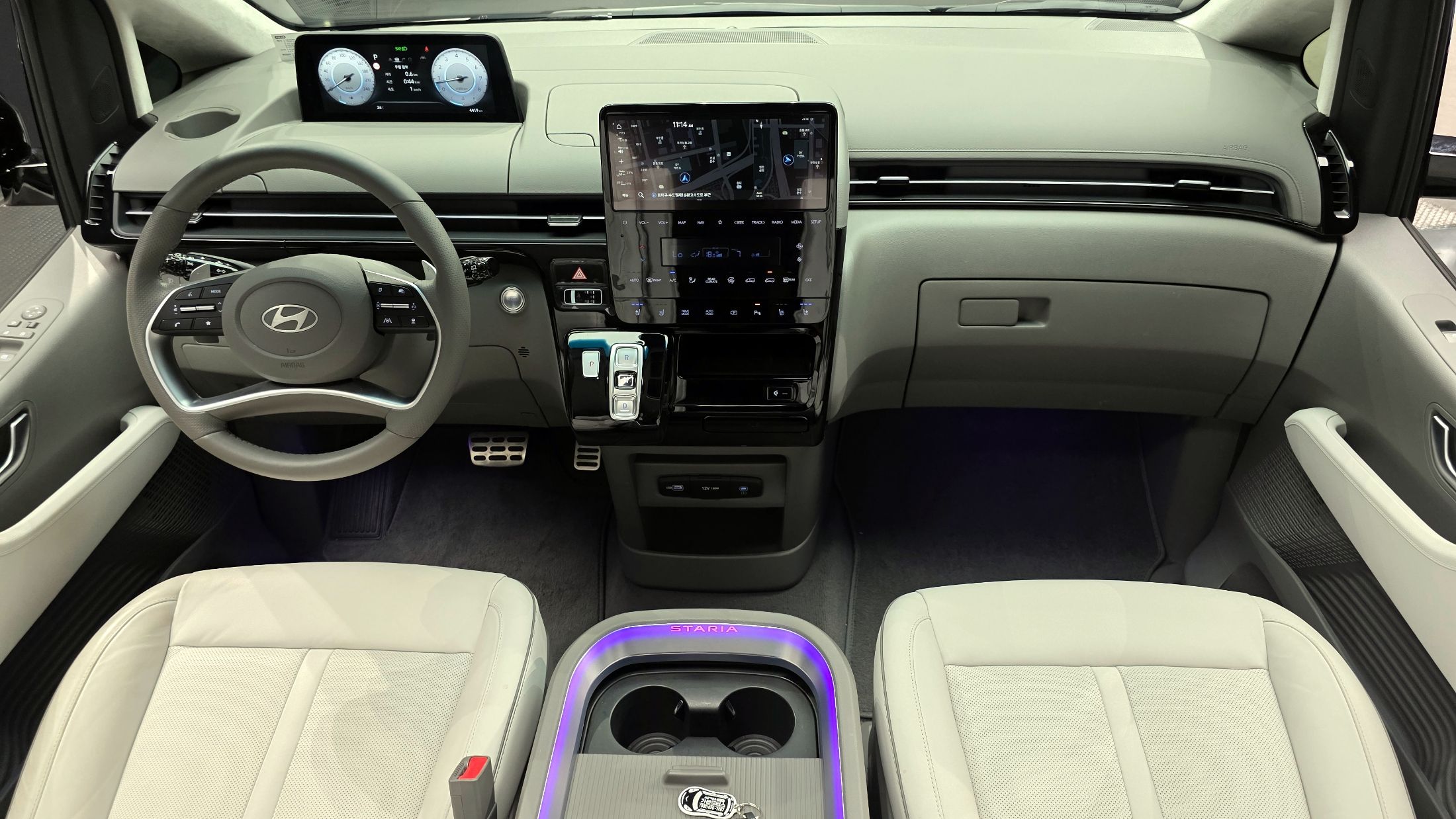 HYUNDAI STARIA 2024