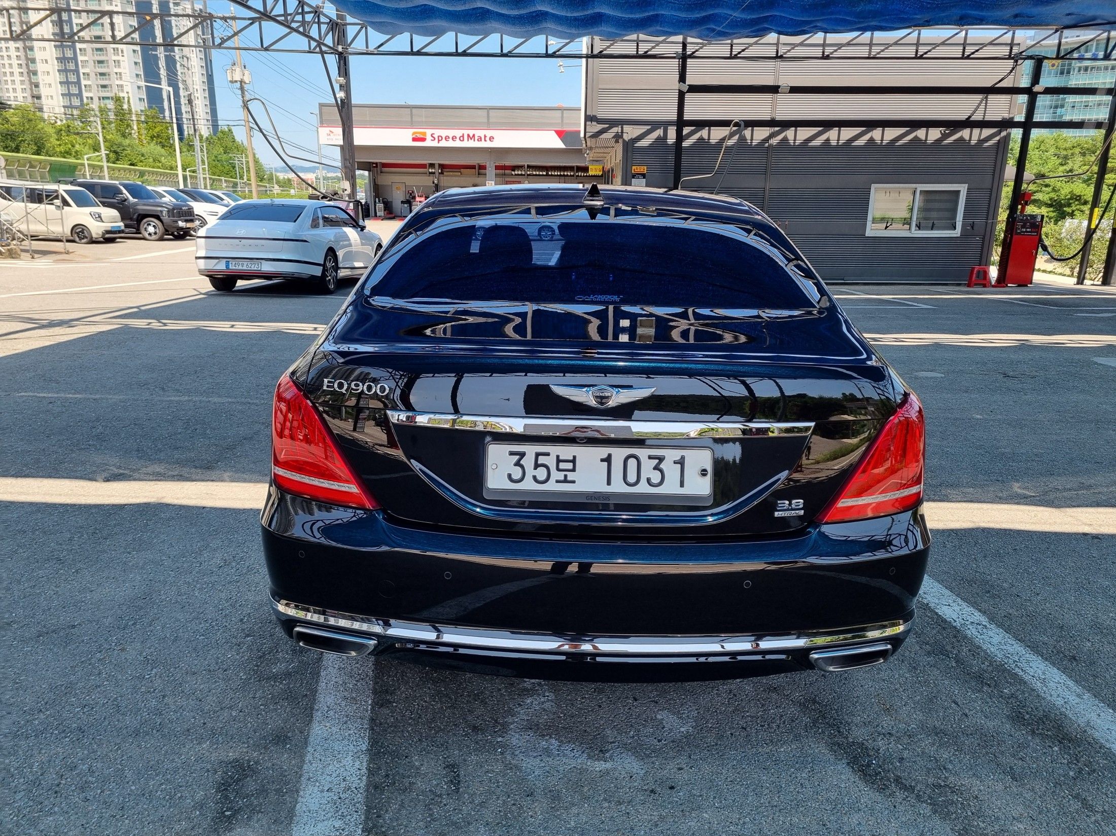 GENESIS EQ900 2017