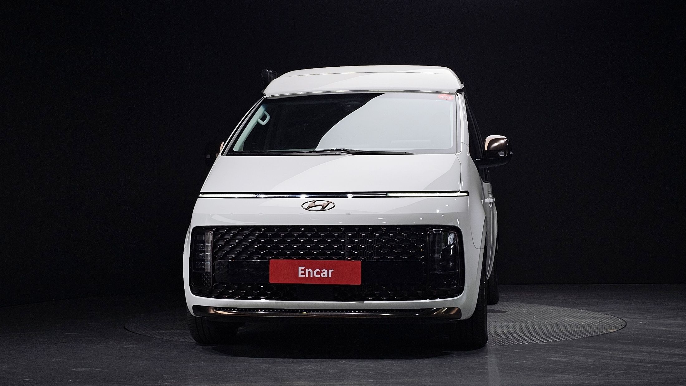 HYUNDAI STARIA 2024