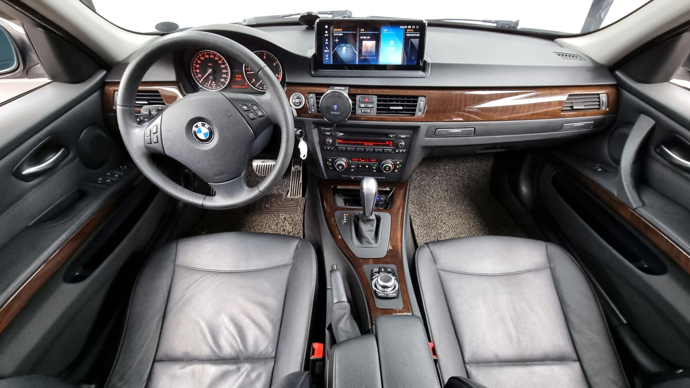 BMW 3-SERIES E90 2010
