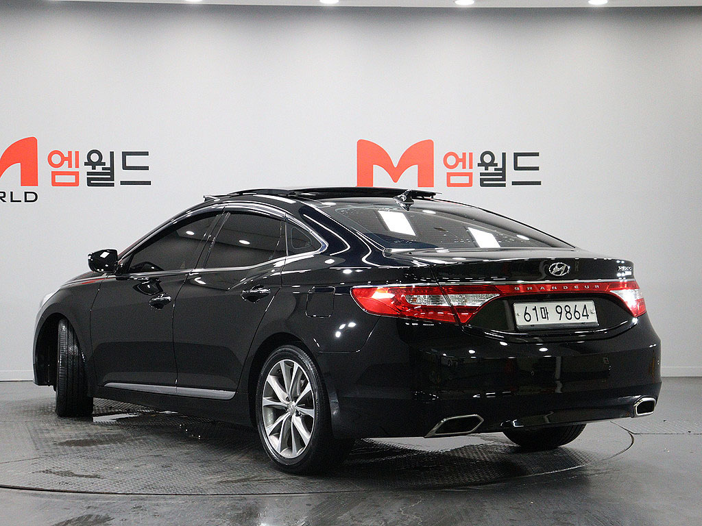 HYUNDAI GRANDEUR HG 2015