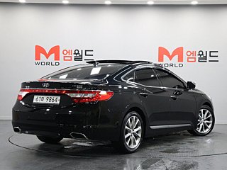 HYUNDAI GRANDEUR HG 2015