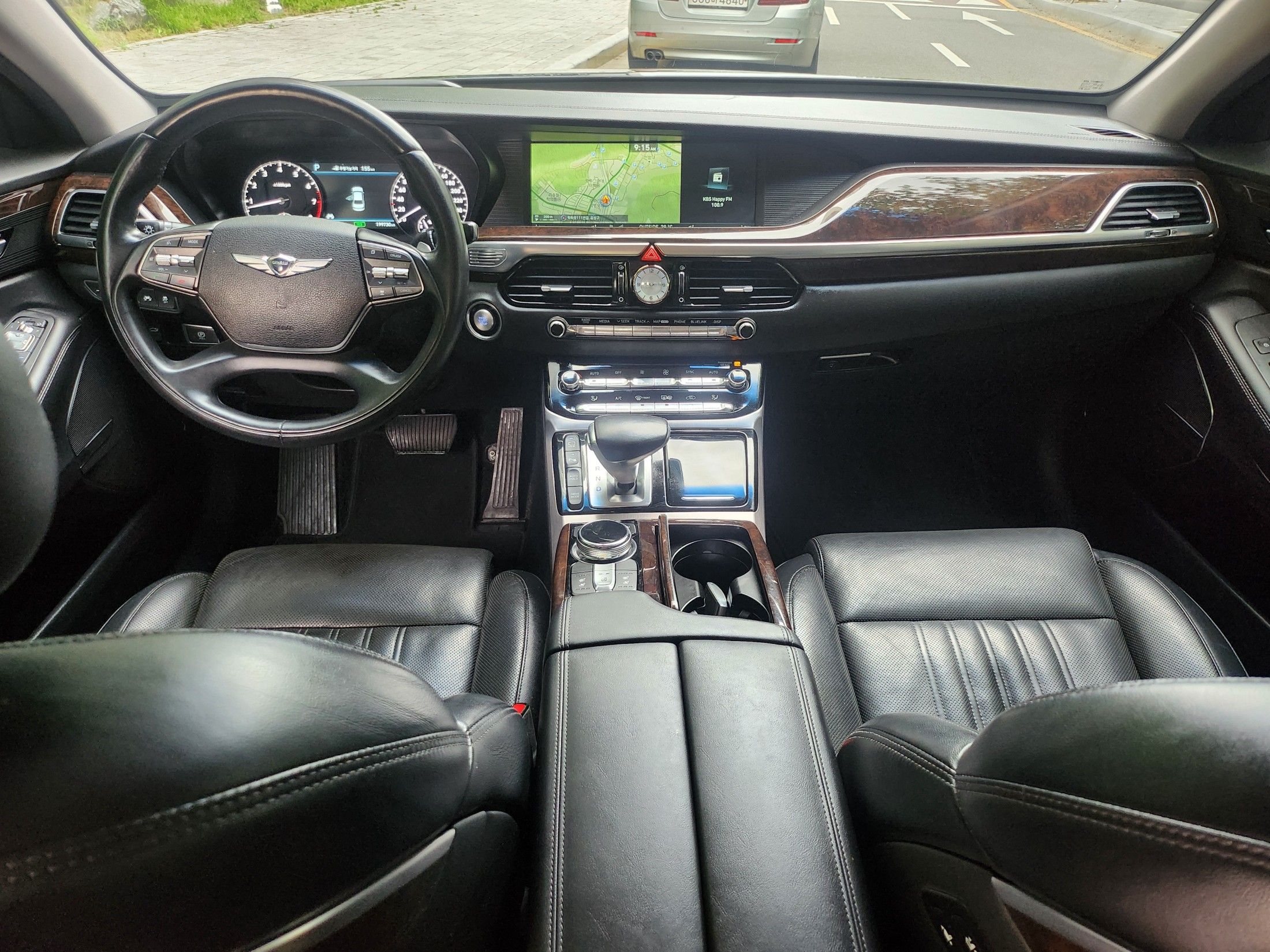 GENESIS EQ900 2016