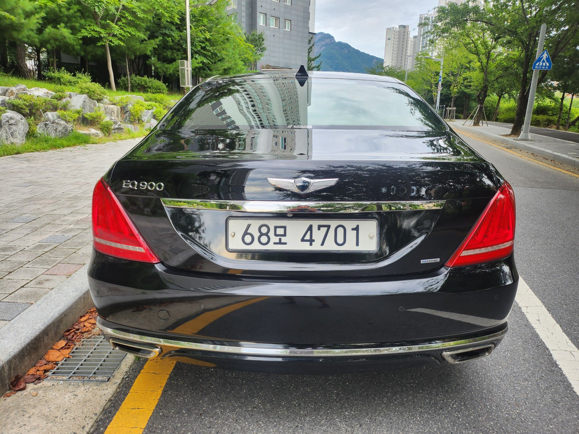 GENESIS EQ900 2016