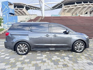 KIA CARNIVAL 2016