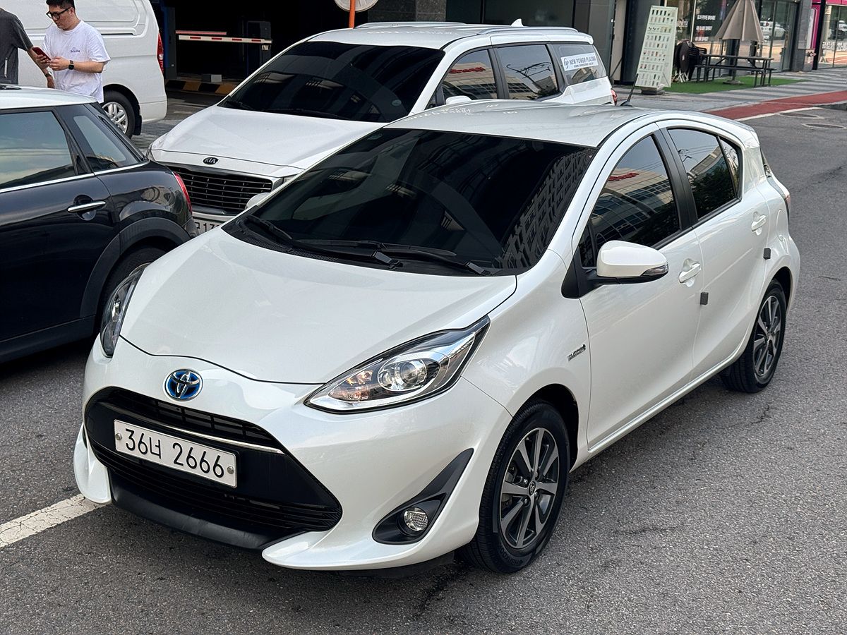 Аукционный лист TOYOTA PRIUS C 2018