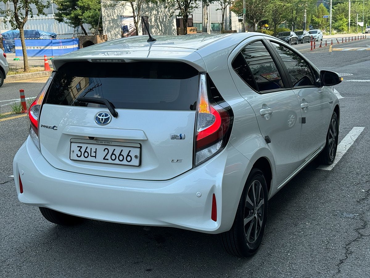 TOYOTA PRIUS C 2018