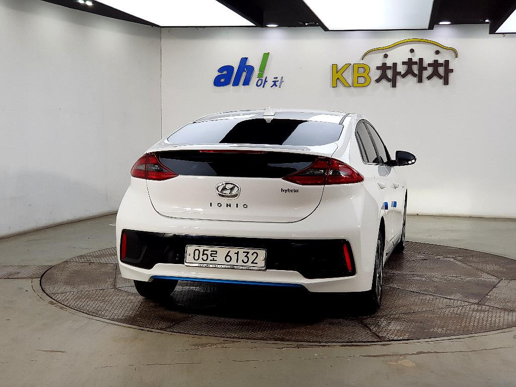 HYUNDAI IONIQ HYBRID 2017