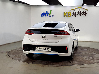 HYUNDAI IONIQ HYBRID 2017