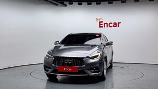 Заказать INFINITI Q30