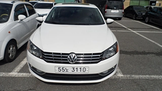 VOLKSWAGEN PASSAT 2012