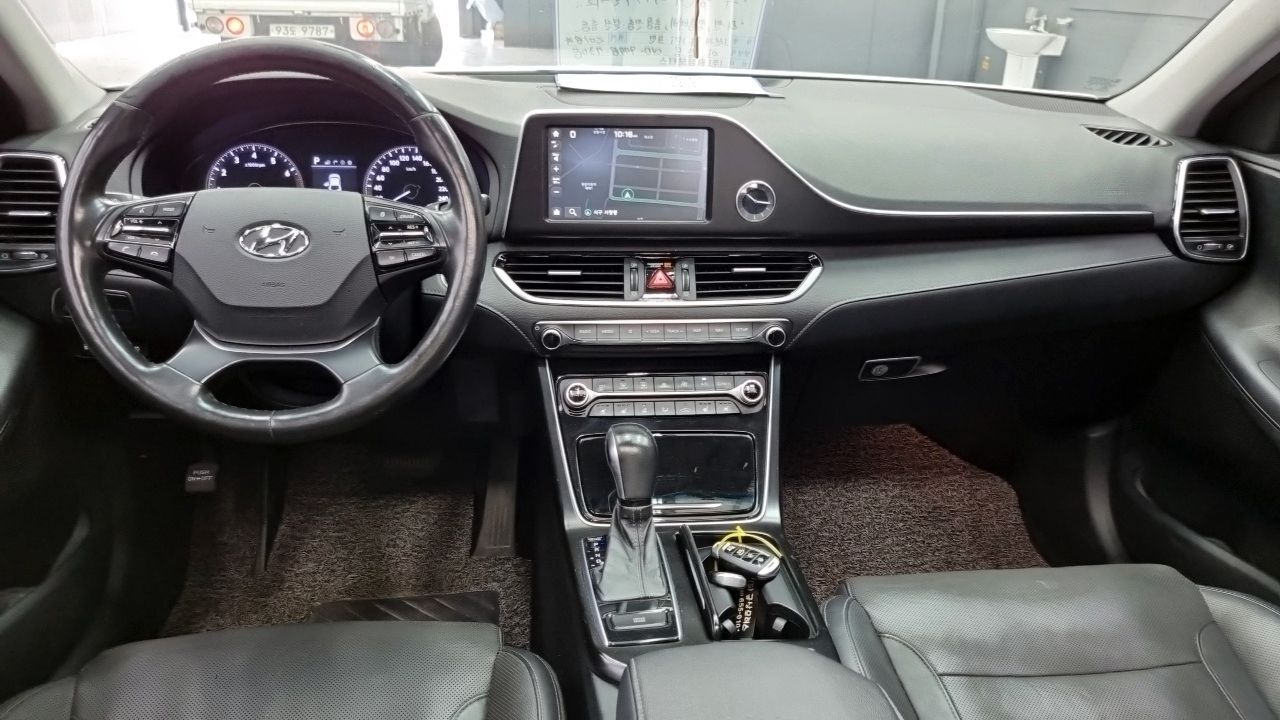 HYUNDAI GRANDEUR IG 2017