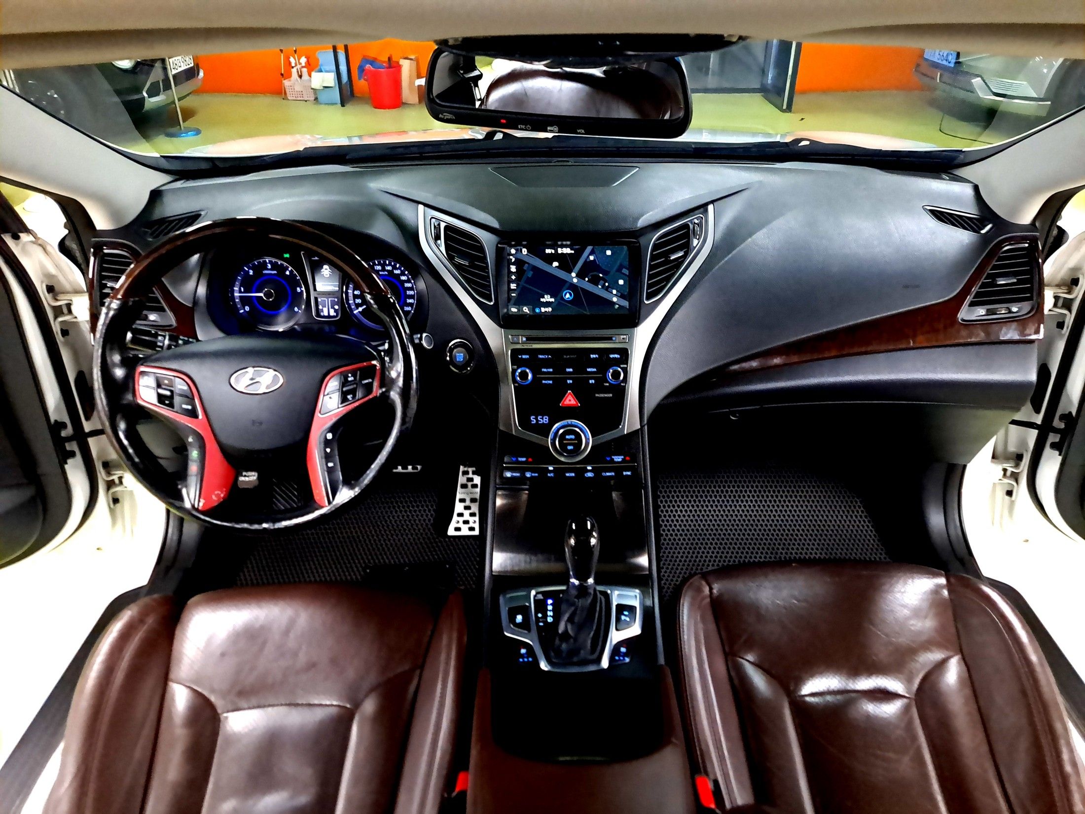 HYUNDAI GRANDEUR HG 2014