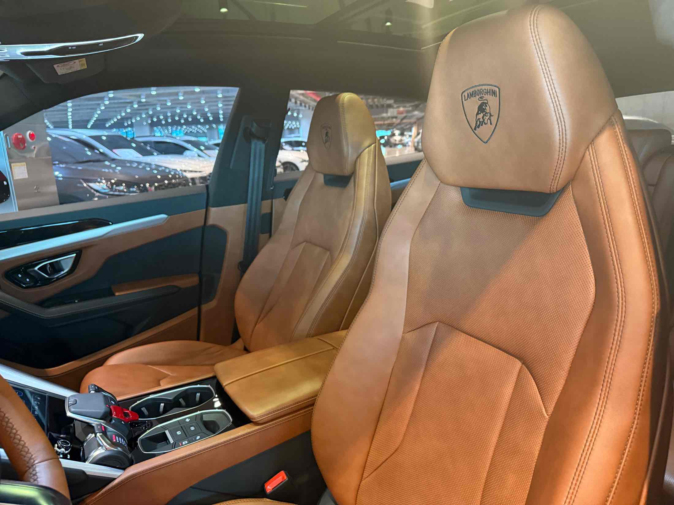 LAMBORGHINI URUS 2021