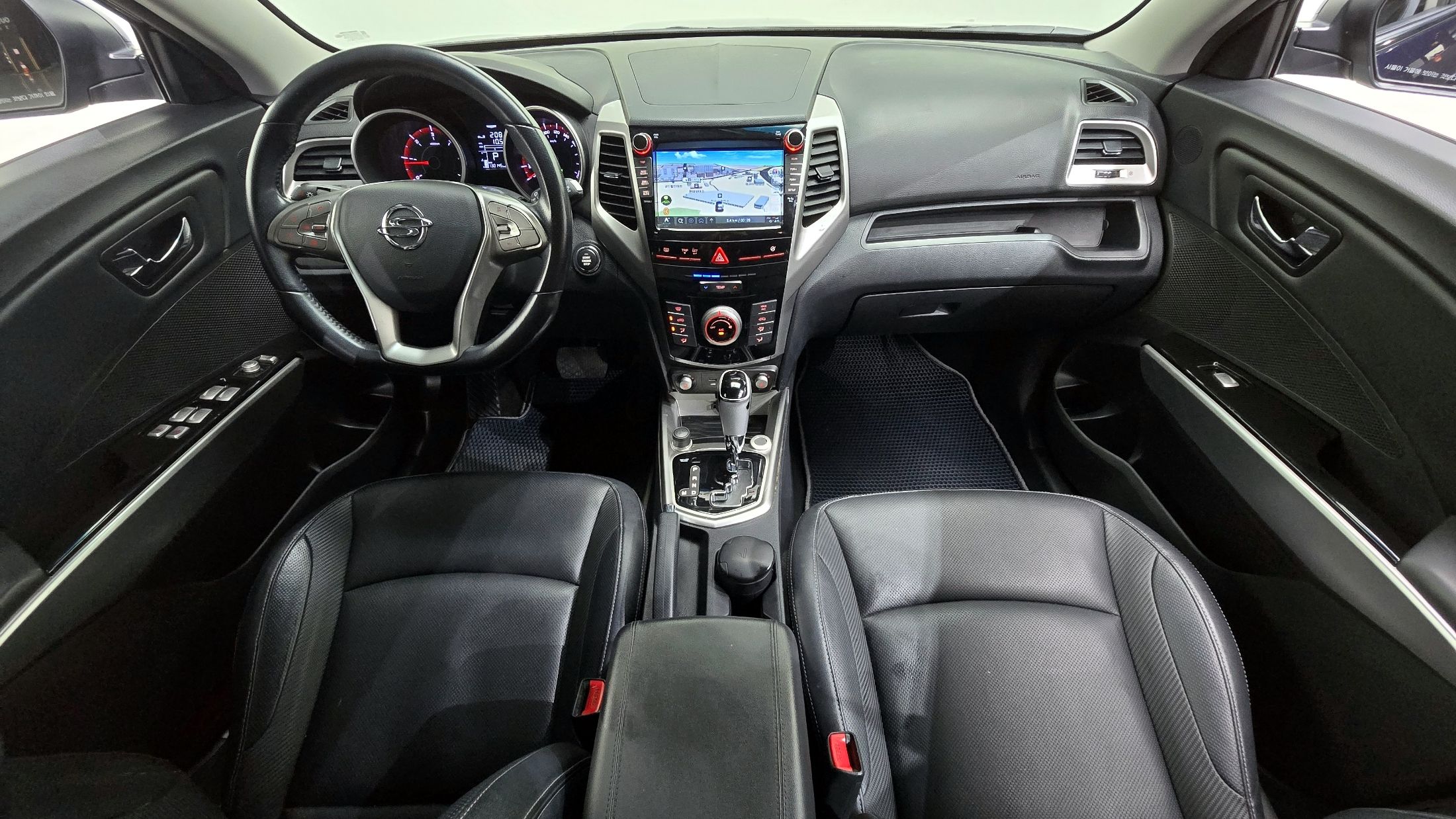 SSANGYONG TIVOLI 2015