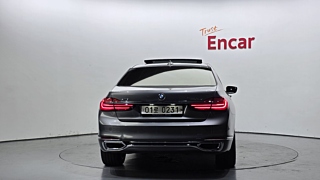 BMW 7-SERIES G11 2016