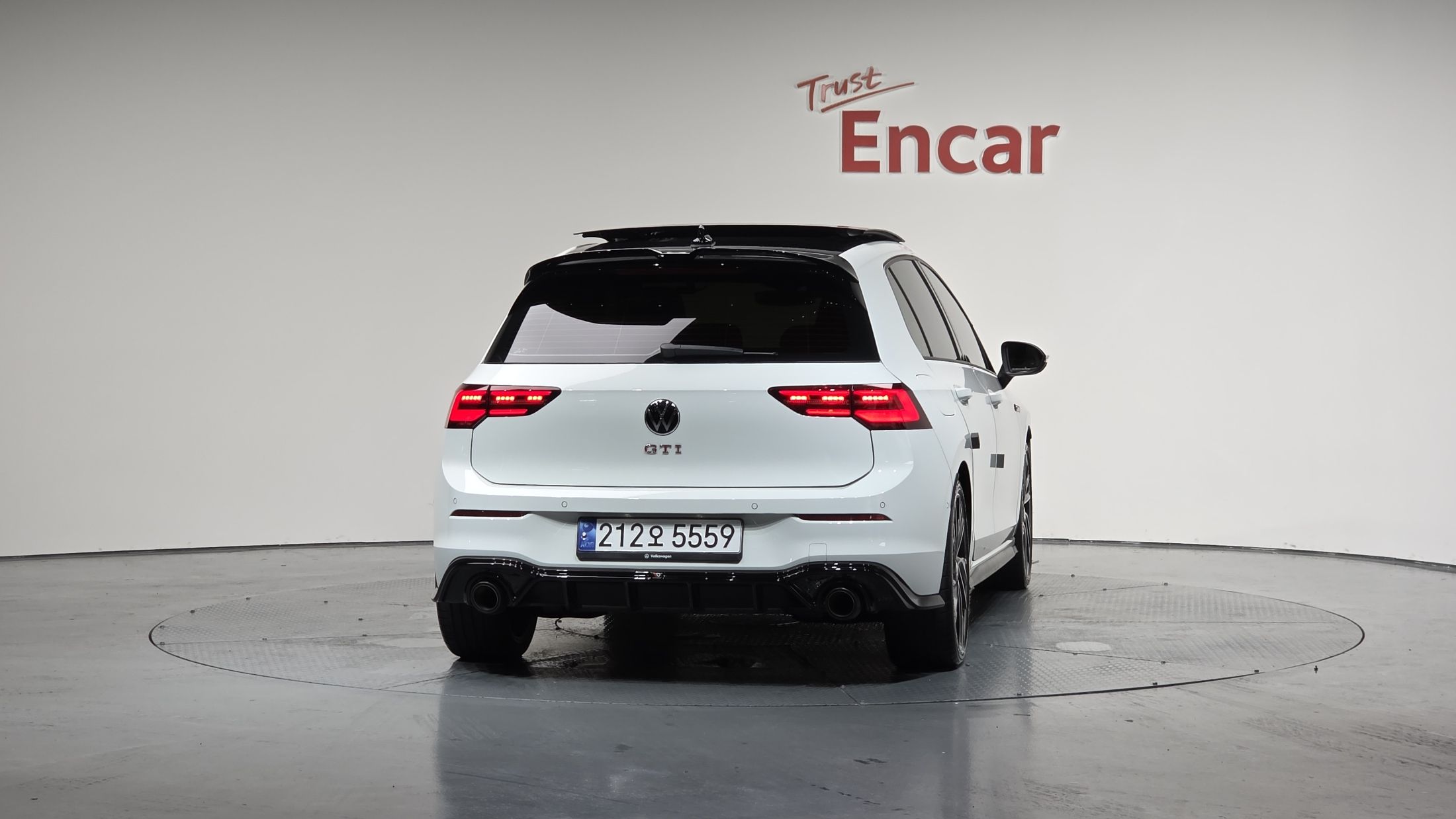VOLKSWAGEN GOLF 2024