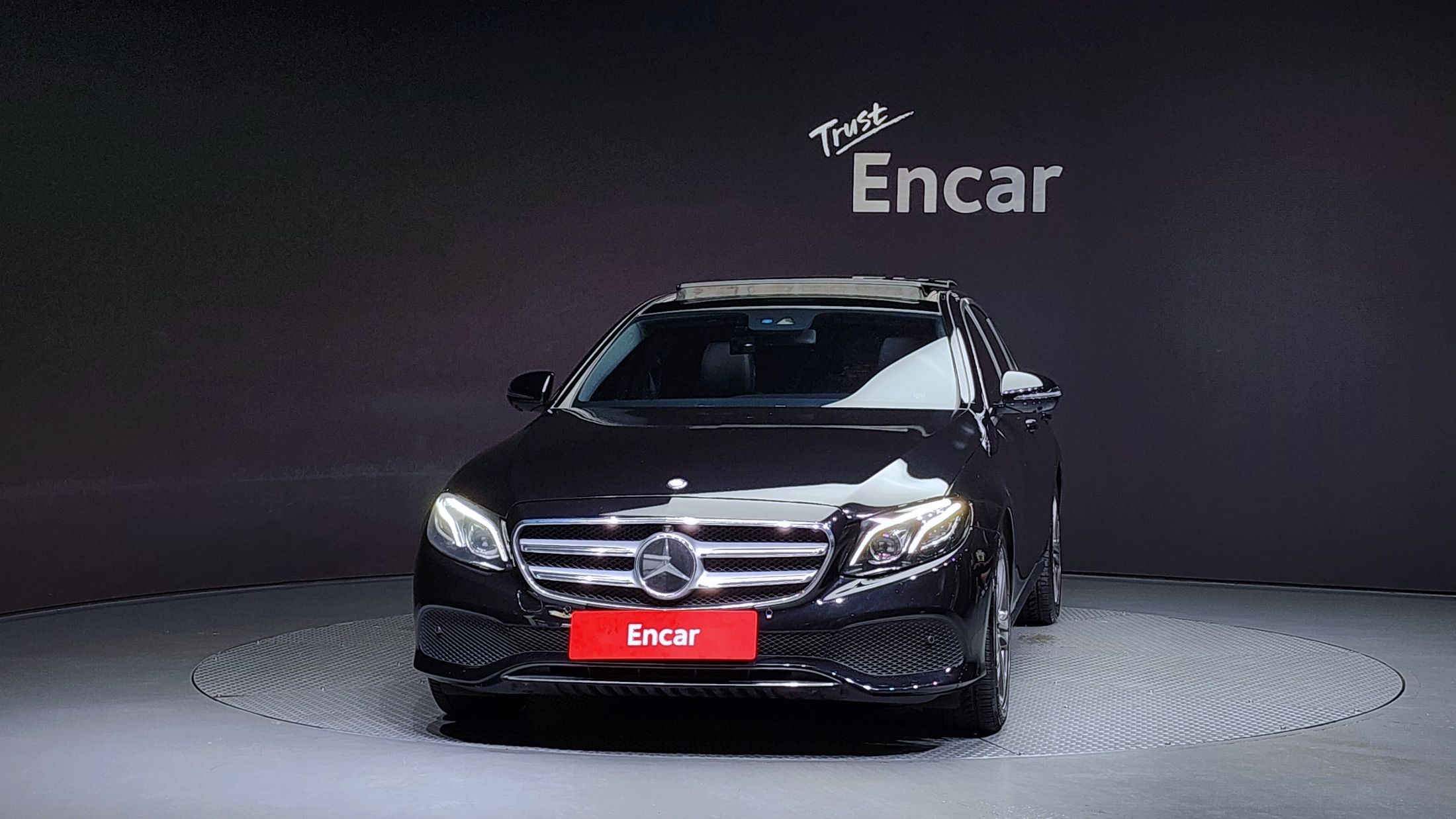 MERCEDES BENZ E-CLASS W213 2016
