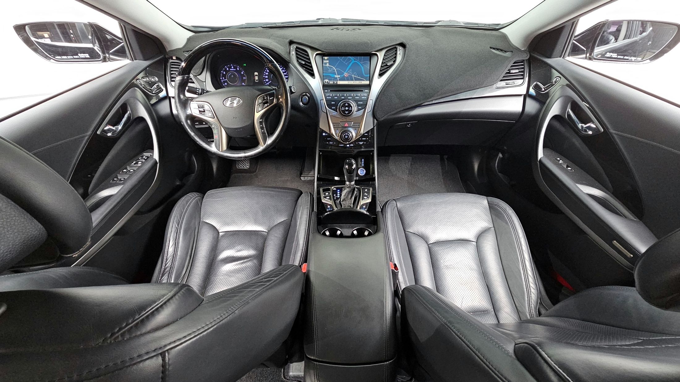 HYUNDAI GRANDEUR HG 2012
