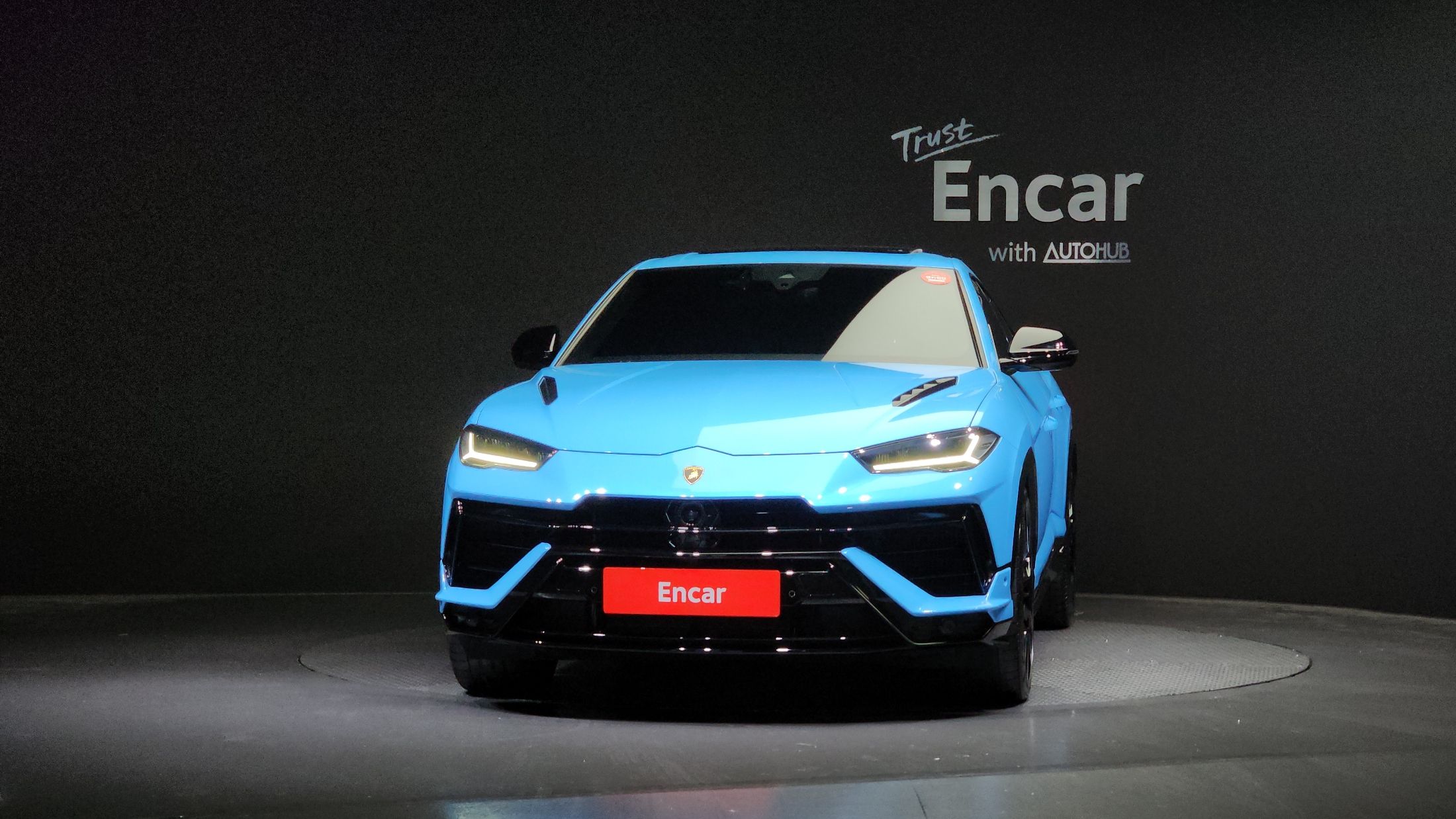 LAMBORGHINI URUS 2023