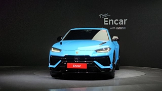 LAMBORGHINI URUS 2023