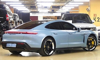PORSCHE TAYCAN 2023