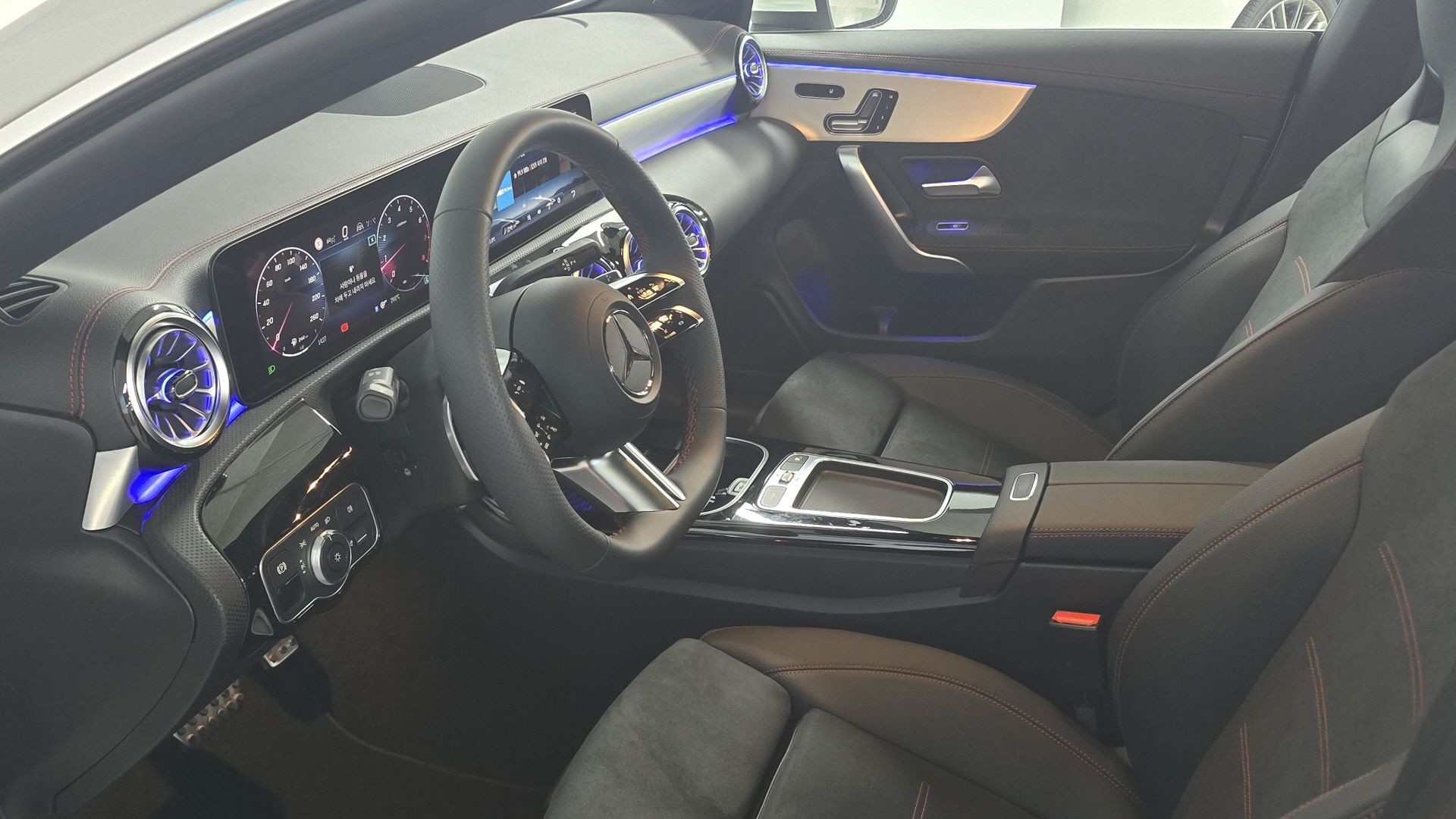 MERCEDES BENZ CLA-CLASS C118 2024